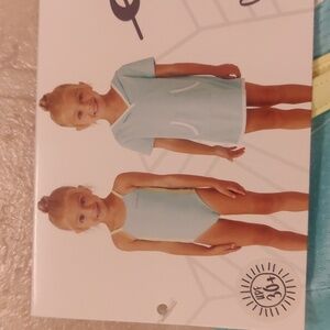 New! 2 piece Hooded Aqua girls Eddie Bauer swim set sz 5